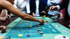Pemain bermain BandarQ di meja live 88jackpot dengan dealer profesional